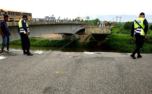 Cae carro al río Ulúa en El Progreso, Yoro, y muere el conductor