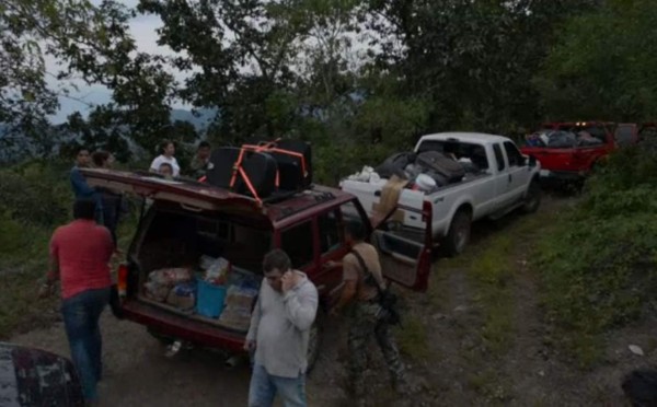 Residentes huyen por operativos contra 'El Chapo'