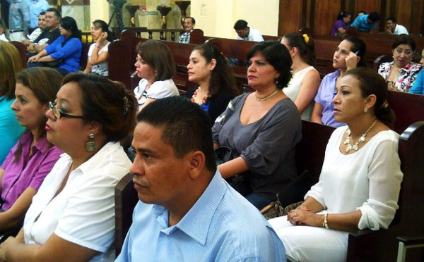 'Periodistas hondureños informen con valentía y coraje”