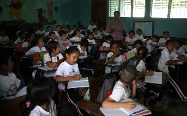 Secretaría de Educación celebra otro año con 200 días de clases