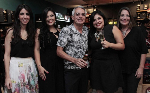 La Casa del Ron ofrece coctel navideño