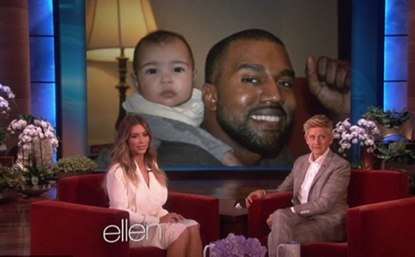 Kanye West posa junto a la pequeña North