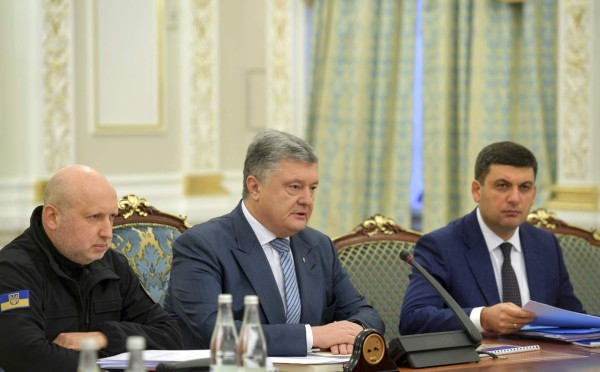 Ucrania pone fin al estado de excepción, pero alerta de la amenaza de Rusia