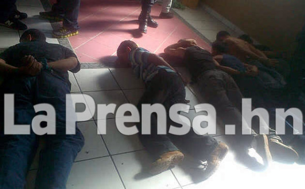 Honduras: Arrestan a ocho pandilleros con armas y droga