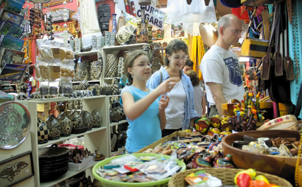 Artesanos hacen relucir el colorido de Honduras