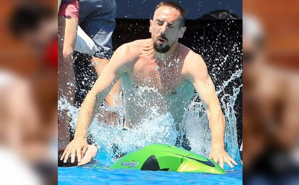 Publican fotos de Franck Ribéry supuestamente fumando marihuana