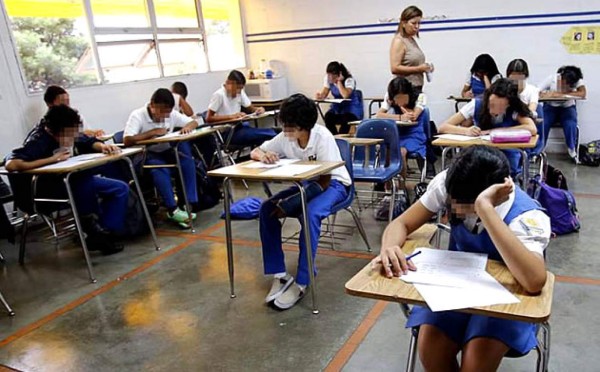 Honduras inicia aplicación de pruebas en escuelas bilingües