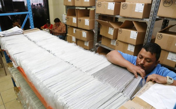 Más de 150 conductores sancionados por placas