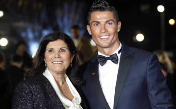 La sorprendente confesión de la madre de Cristiano Ronaldo: quiso abortarlo y un médico se lo impidió