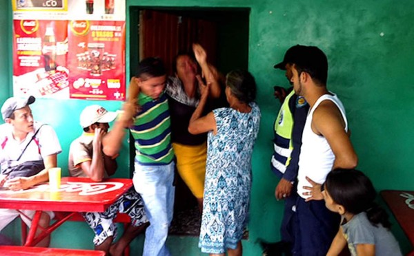 Ultiman a cocinero dentro de su vivienda en Santa Bárbara