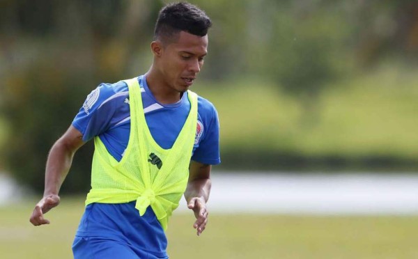 Bayron Méndez anuncia su salida del Olimpia