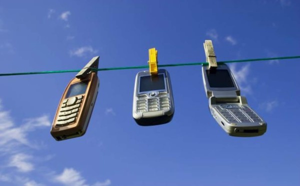 ¿Qué hacer cuando se te moja el celular? Toma nota
