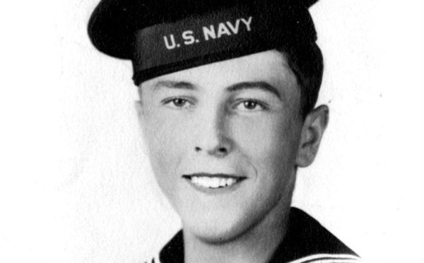 Veterano de guerra se gradúa de la universidad a los 90 años