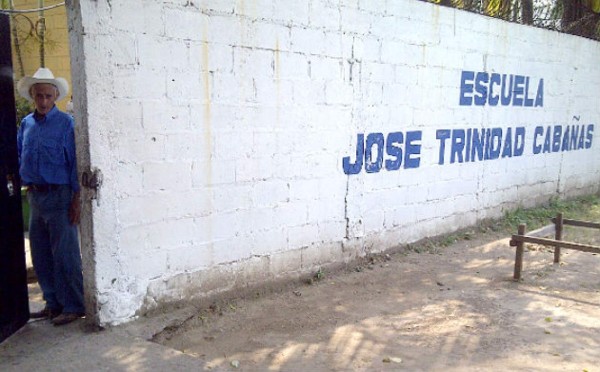 Honduras: Padres sampedranos protestan por doble jornada educativa