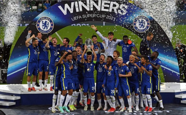 El Chelsea se coronó campeón de la Supercopa de Europa tras vencer en penales al Villarreal. Foto AFP