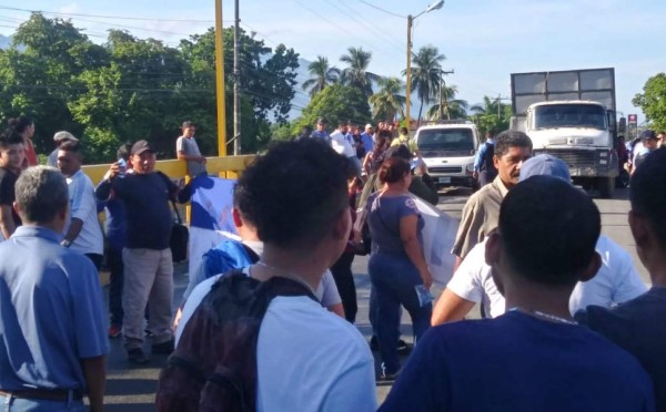 Habilitan paso por el puente Quebrada Seca en El Progreso, Yoro