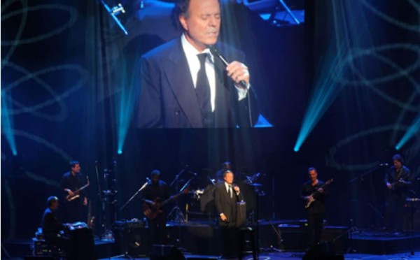 El Transexual Conchita Wurst gana la admiración de Julio Iglesia  