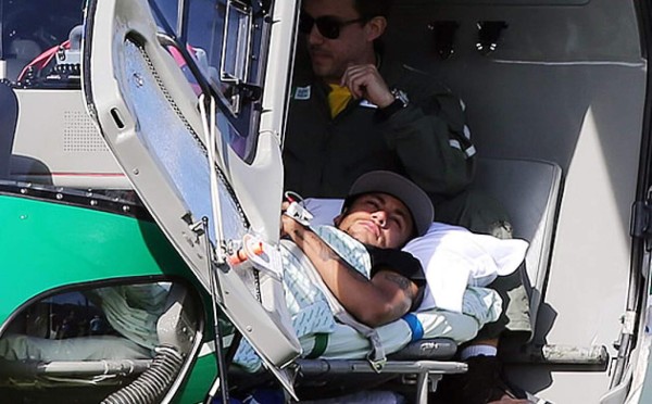 'No siento las piernas', dijo Neymar tras el rodillazo que lo sacó del Mundial