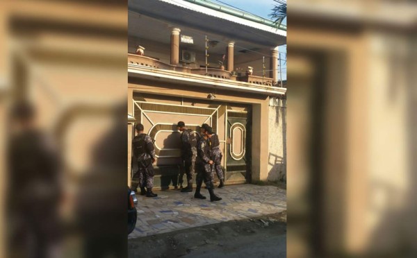 Aseguran varias casas y taxis a 'Los Olanchanos' en Reparto Lempira