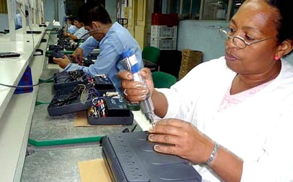 Industria cubana apuesta por inversión extranjera en electrónica