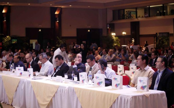 Control del déficit y de los salarios, base del crecimiento económico