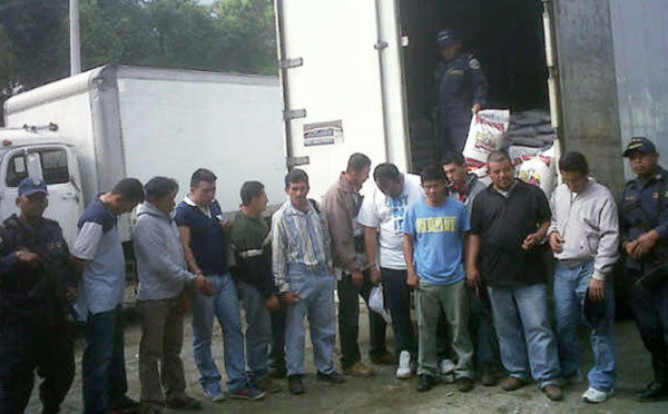 Policía de Honduras arresta a 11 personas con contenedor robado