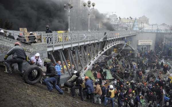Al menos 100 muertos en la jornada más violenta en Ucrania
