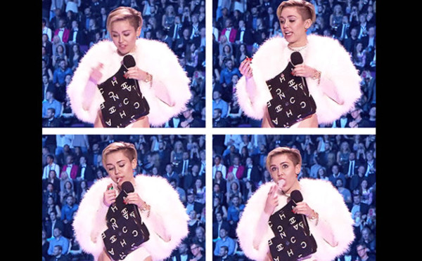 Miley Cyrus se fuma las críticas en los EMA 2013