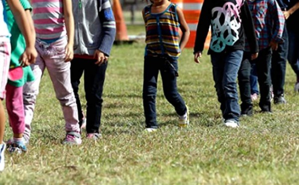 The Guardian critica a AP por llamar 'detenidos” a niños inmigrantes
