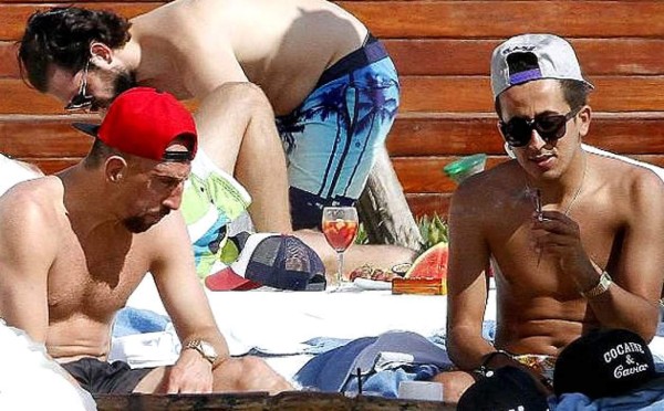 Publican fotos de Franck Ribéry supuestamente fumando marihuana