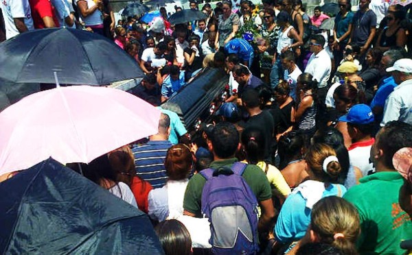 Despiden a exreina de belleza fallecida en accidente vial