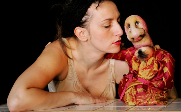 Monólogo y títeres eróticos