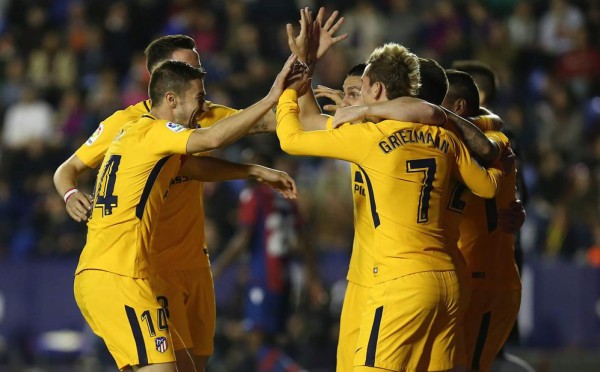Griezmann y Gameiro lideran goleada del Atlético Madrid en Valencia