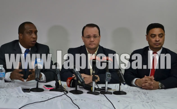 Caso de dólares genera pleito entre instituciones en Honduras