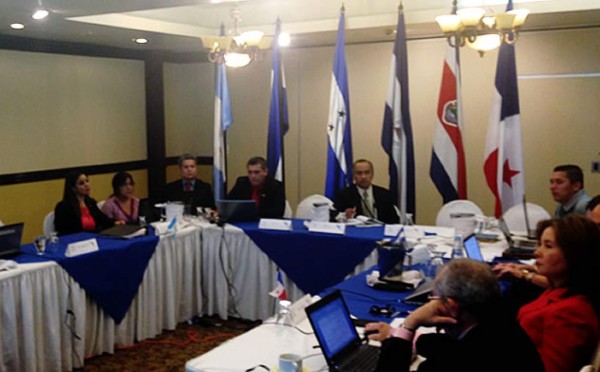 Buscan hacer más efectivo sistemas aduaneros de la región