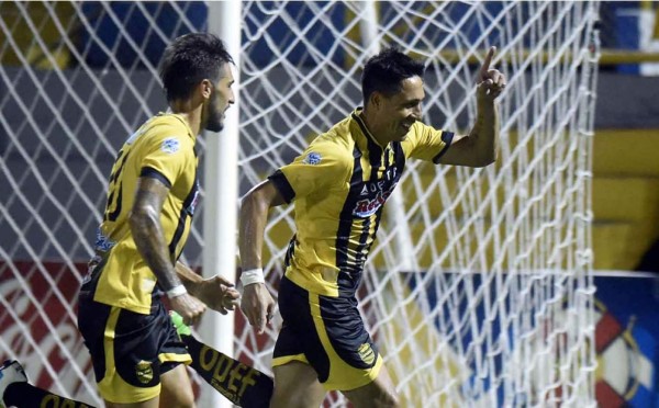 Real España no falla en casa y golea al Vida