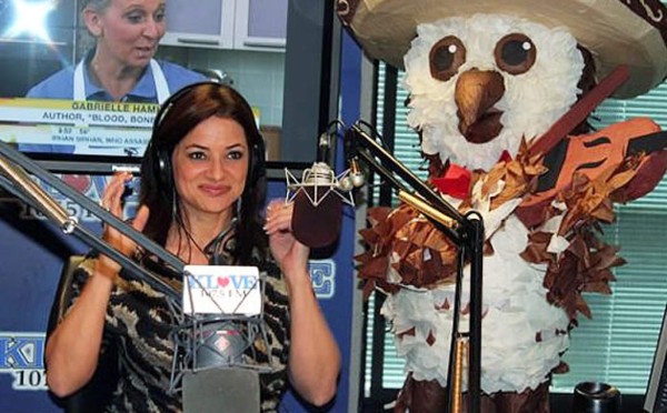 Periodista hondureña triunfa en Univisión de Los Ángeles