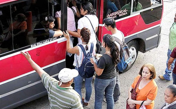 Honduras: Gobierno certifica a 2,800 operarios del transporte