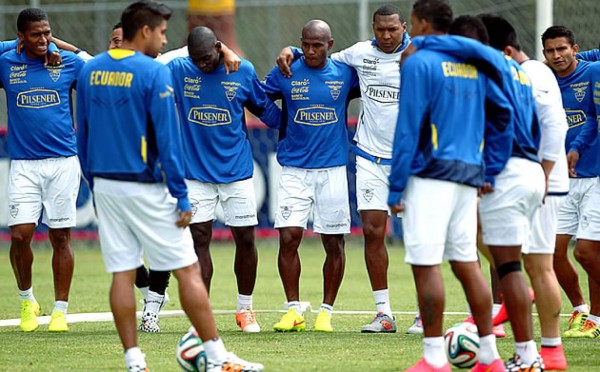 Ecuador arma equipo de 'buen peso y estatura' para el Mundial