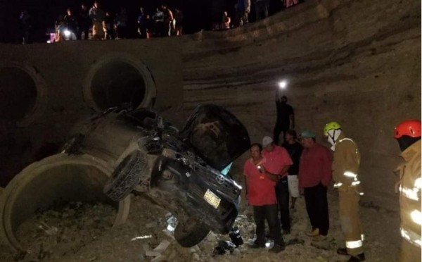 Familia salvadoreña cae en abismo tras falla geológica en Ocotepeque