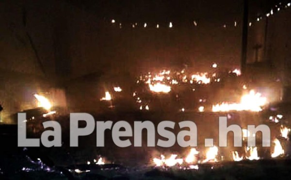 Honduras: Incendio consume iglesia colonial en Lempira