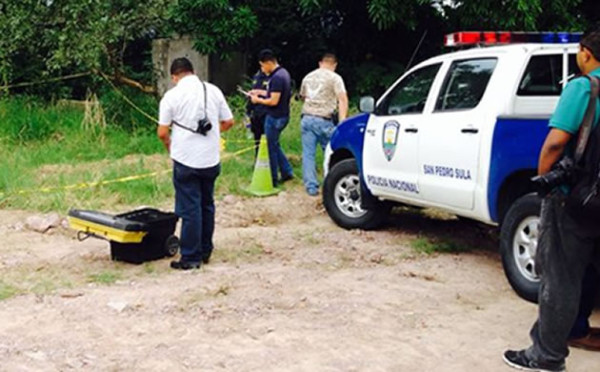 Acribillados hallan a dos jóvenes en cañeras de Potrerillos
