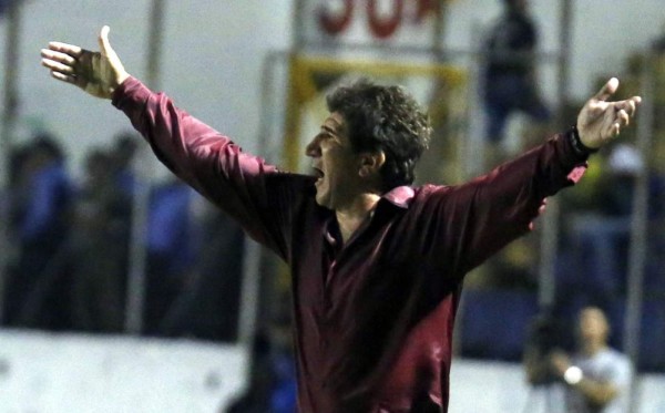 Héctor Vargas a Diego Vázquez: 'Nervios solo tengo pero por llevar comida a la casa'