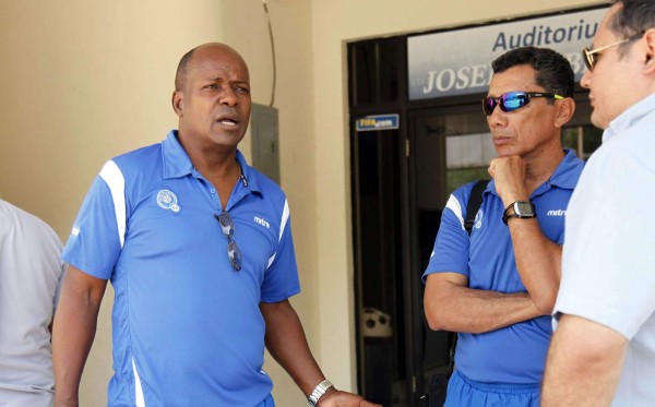 Gilberto Yearwood: 'Ojalá Honduras no despierte en el Cuscatlán'