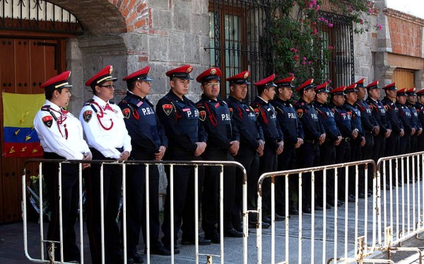 Expectación en Bellas Artes ante homenaje público a García Márquez