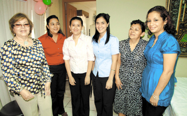 Conmemorando el Día de la mujer hondureña