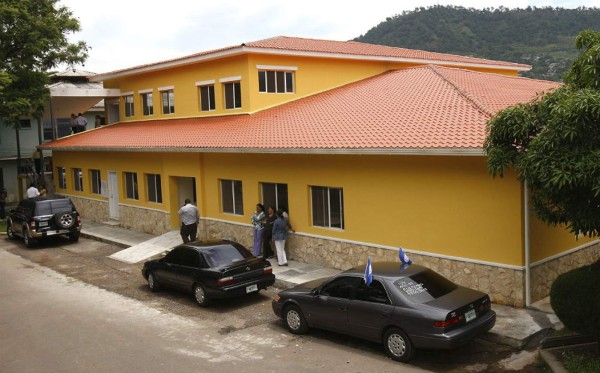 Protestan empleados del Hospital del Tórax en Tegucigalpa