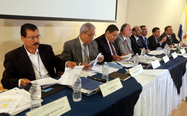 El lunes van a audiencia privada aspirantes a la Corte denunciados