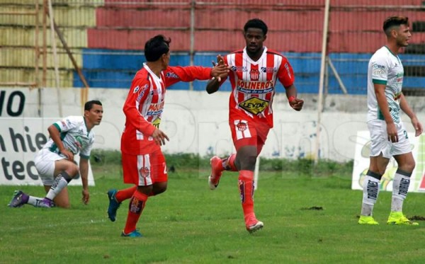 El Vida golea y hunde más al Platense