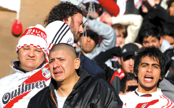 Fiscal ordena cerrar estadio de River tras caos